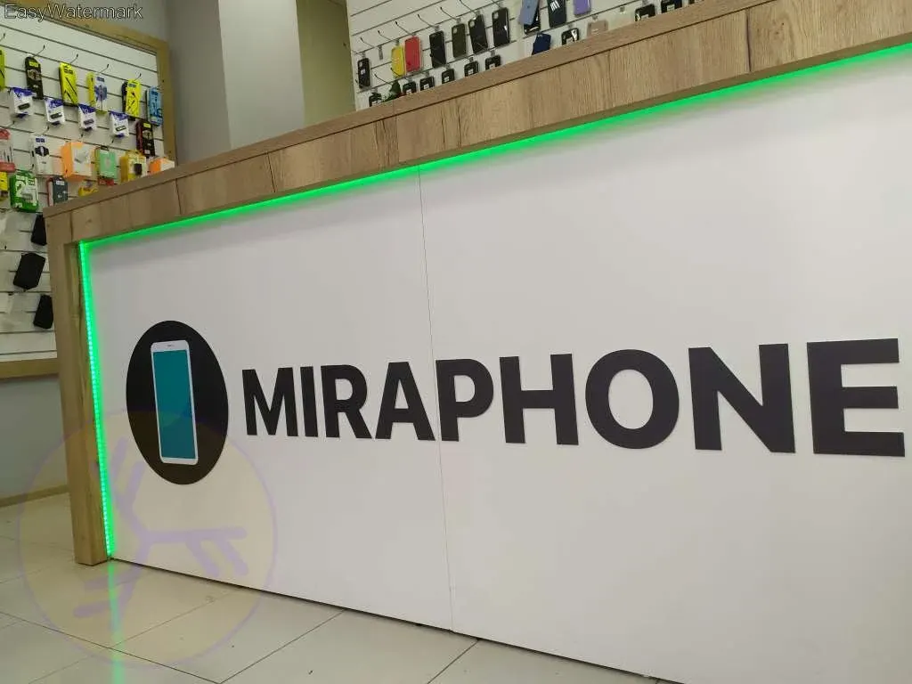 Торговое оборудование магазина Miraphone